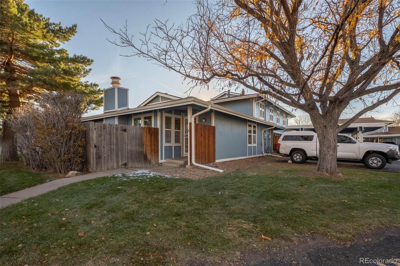 273 Newark Circle - Photo 1