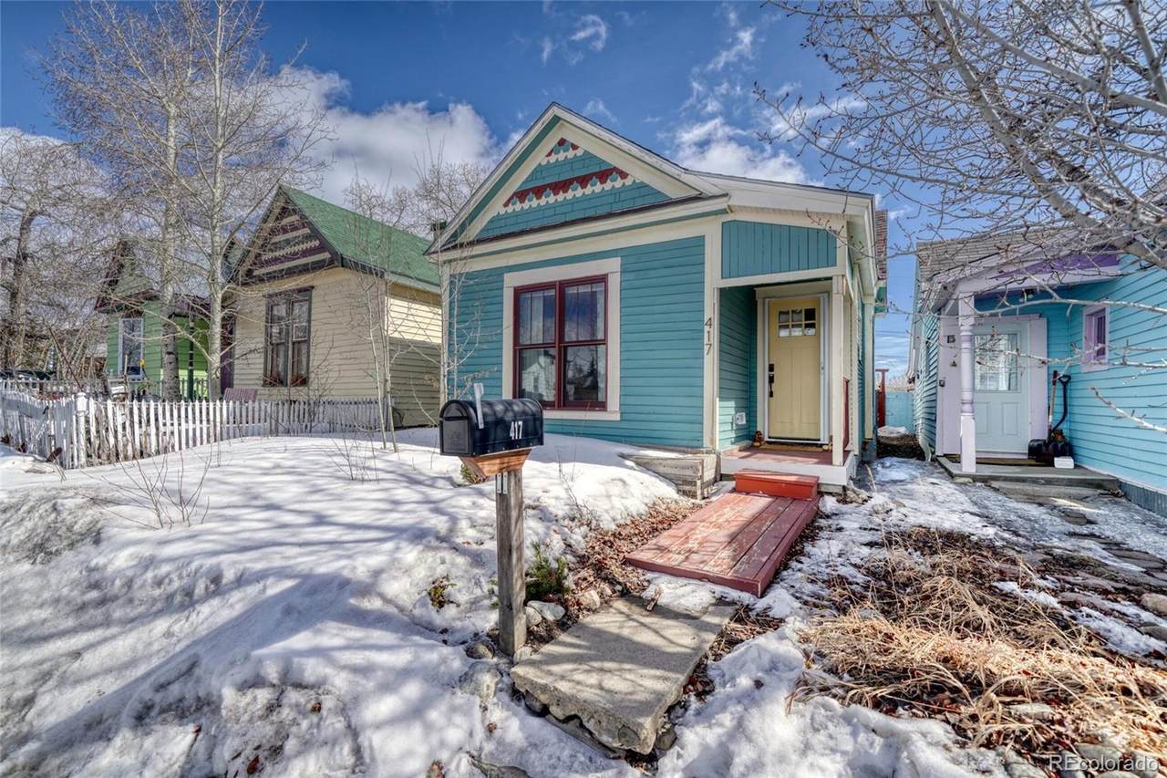 417 10th Street - Photo 1
