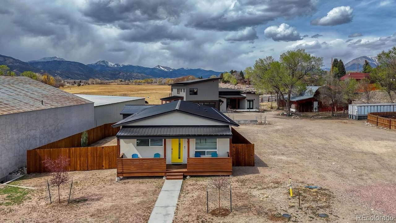 533 7th Street - Photo 1