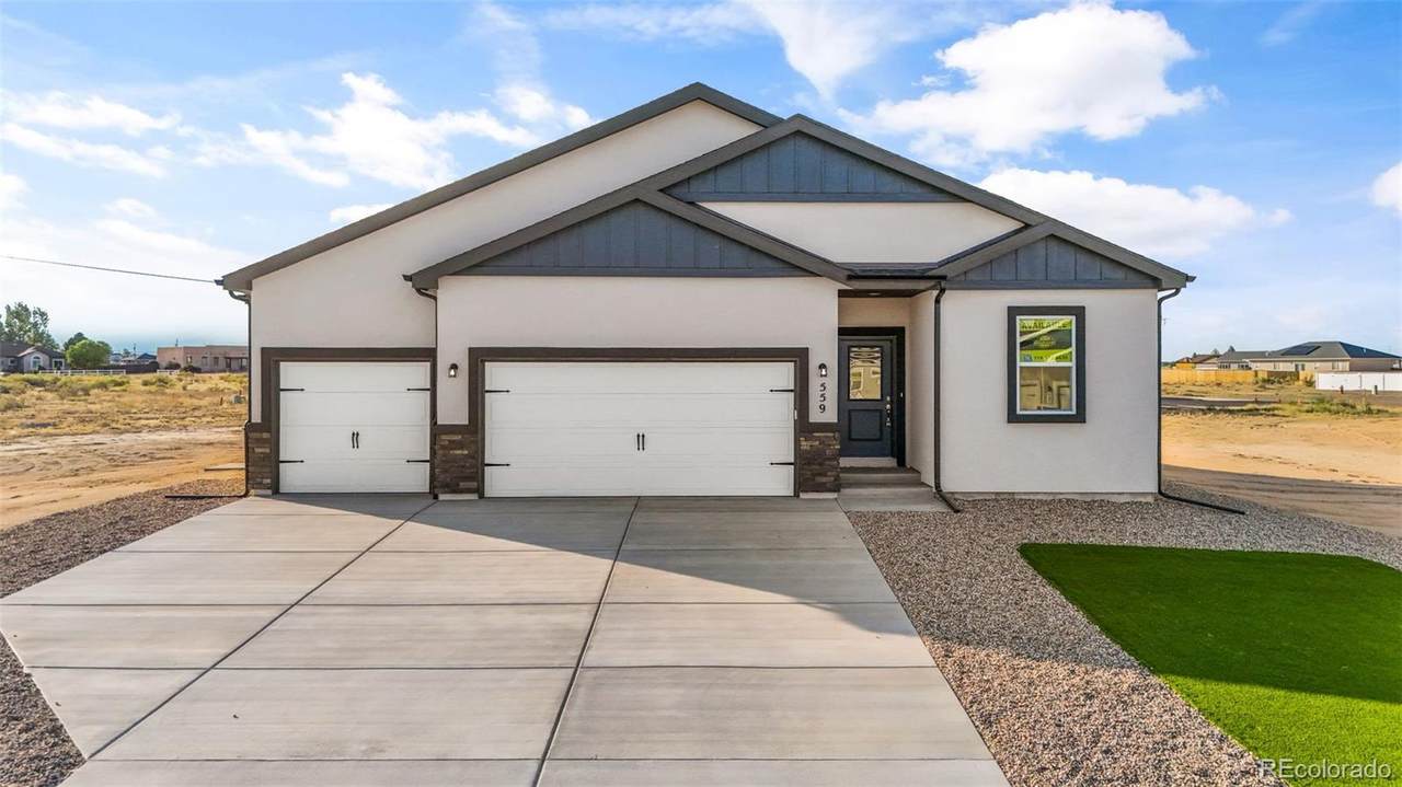 559 Bayview Drive - Photo 1