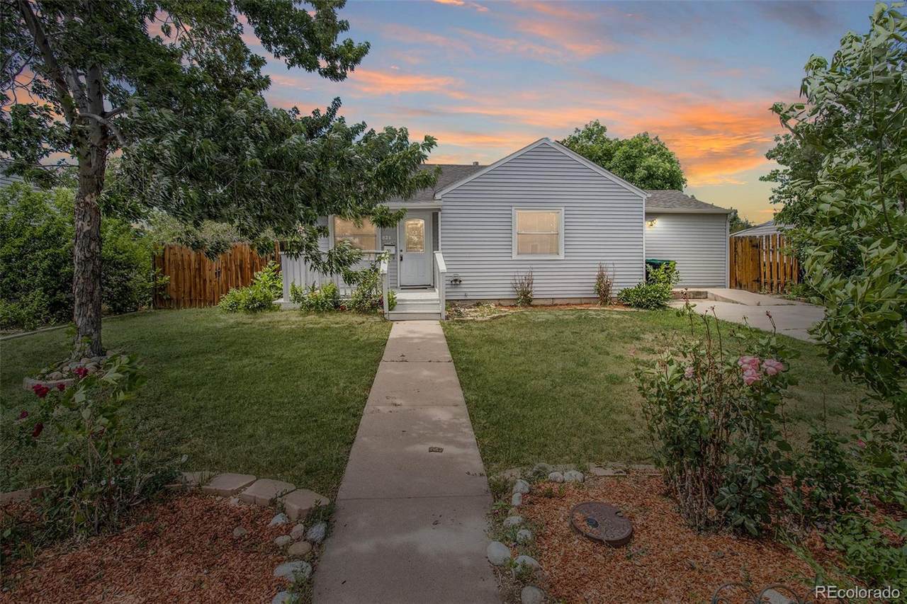 821 Nile Street - Photo 1