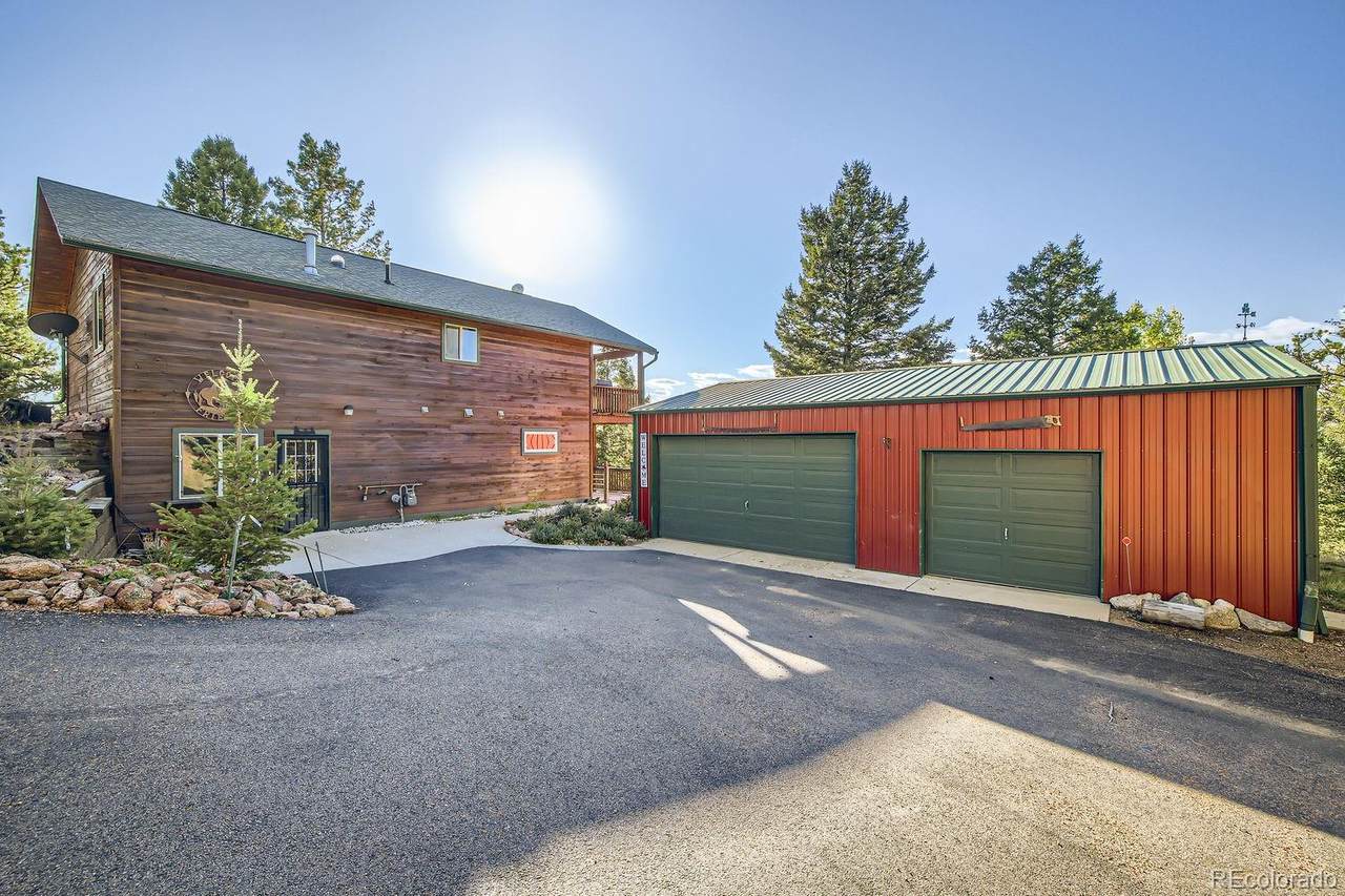 25 Amanda Circle - Photo 1