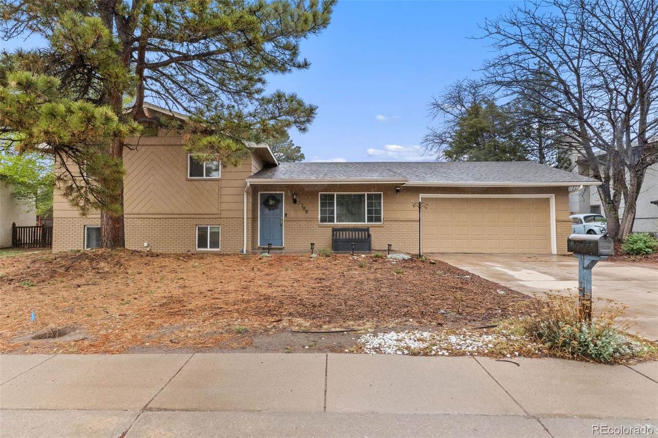 3288 Parade Circle - Photo 1