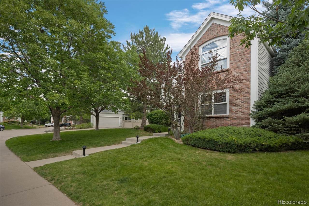 1011 Valentia Street - Photo 1