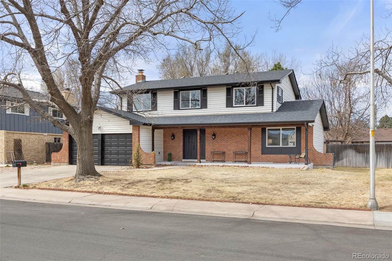 1607 Oakland Street - Photo 1