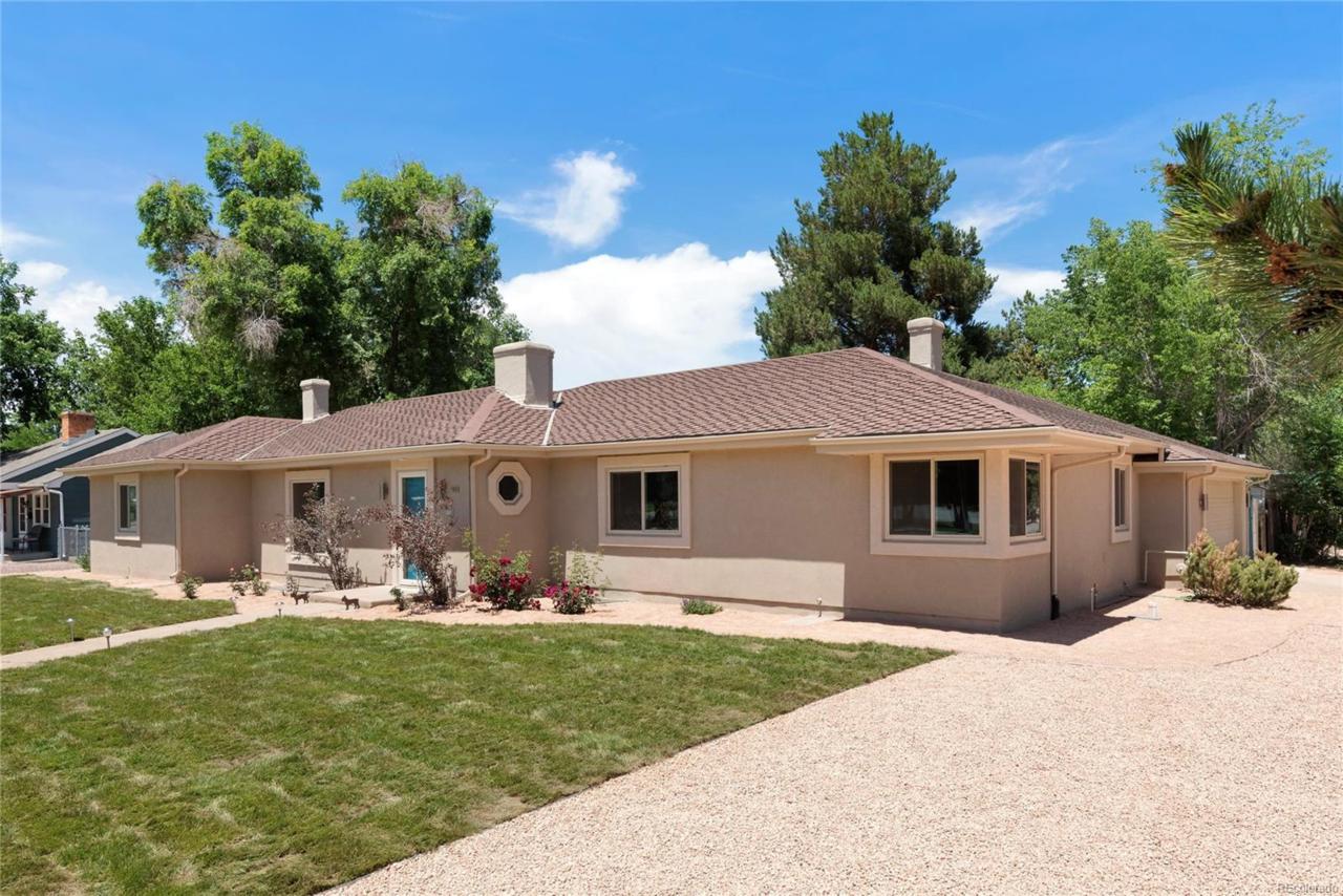 901 Pitkin Avenue - Photo 1