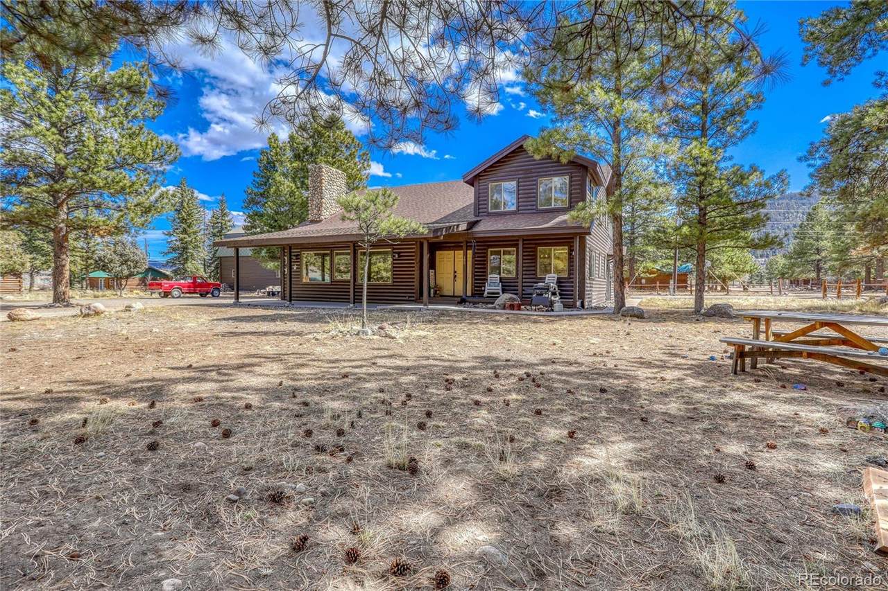 100 Spruce Drive - Photo 1