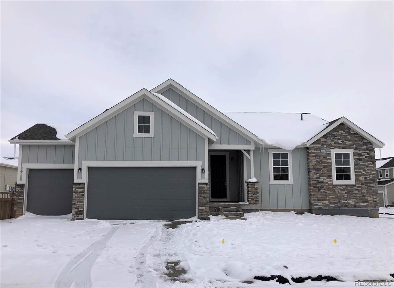 704 Larkspur Court - Photo 1