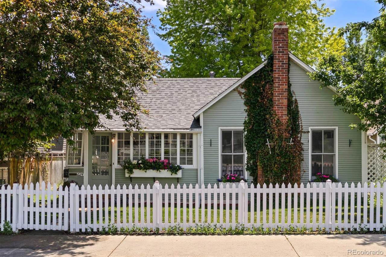 624 Pine Street - Photo 1