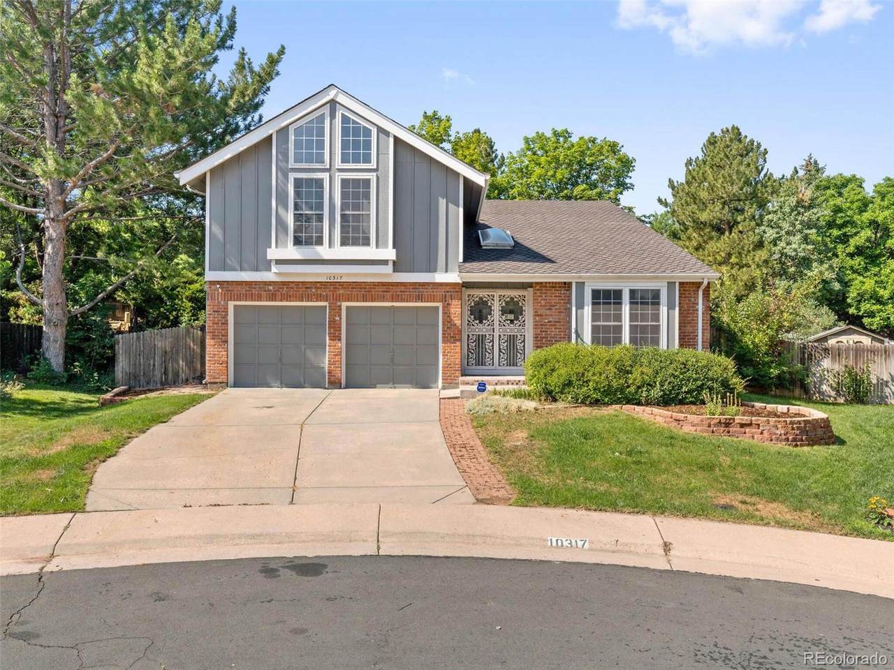 10317 King Court - Photo 1