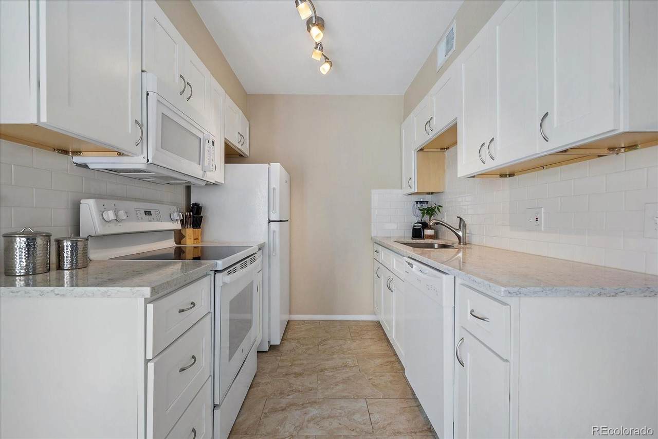 12175 Ford Avenue - Photo 1
