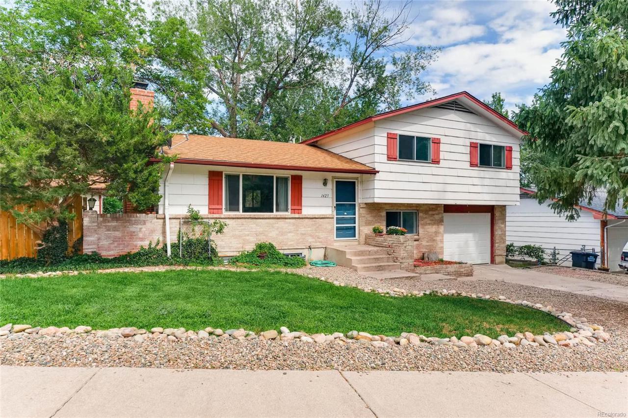1423 Kingsley Drive - Photo 1