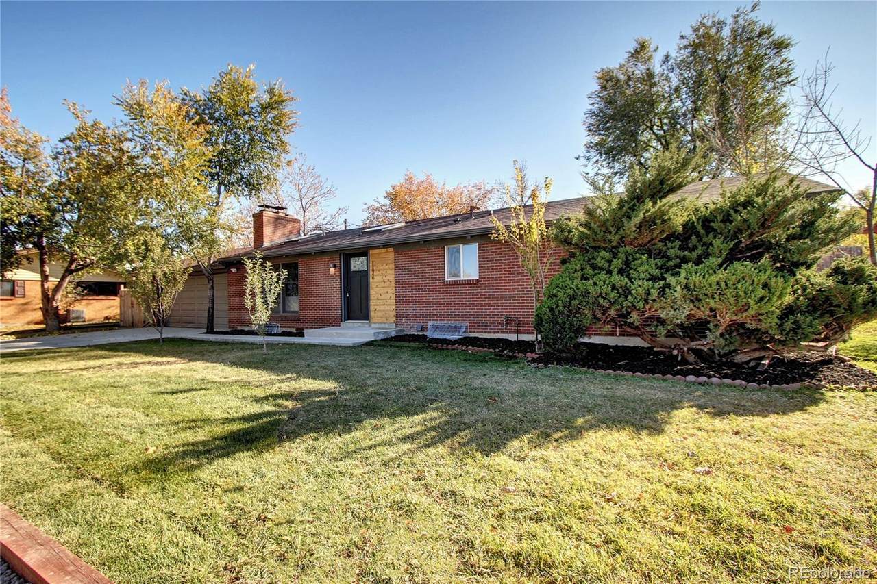 11040 Glennon Drive - Photo 1