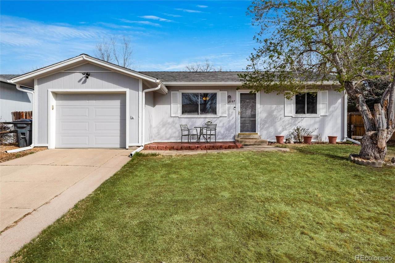 8787 Dover Circle - Photo 1