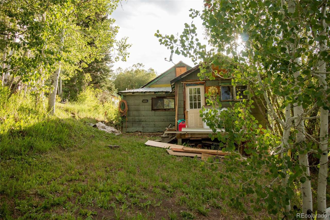 301 Carbon Avenue - Photo 1