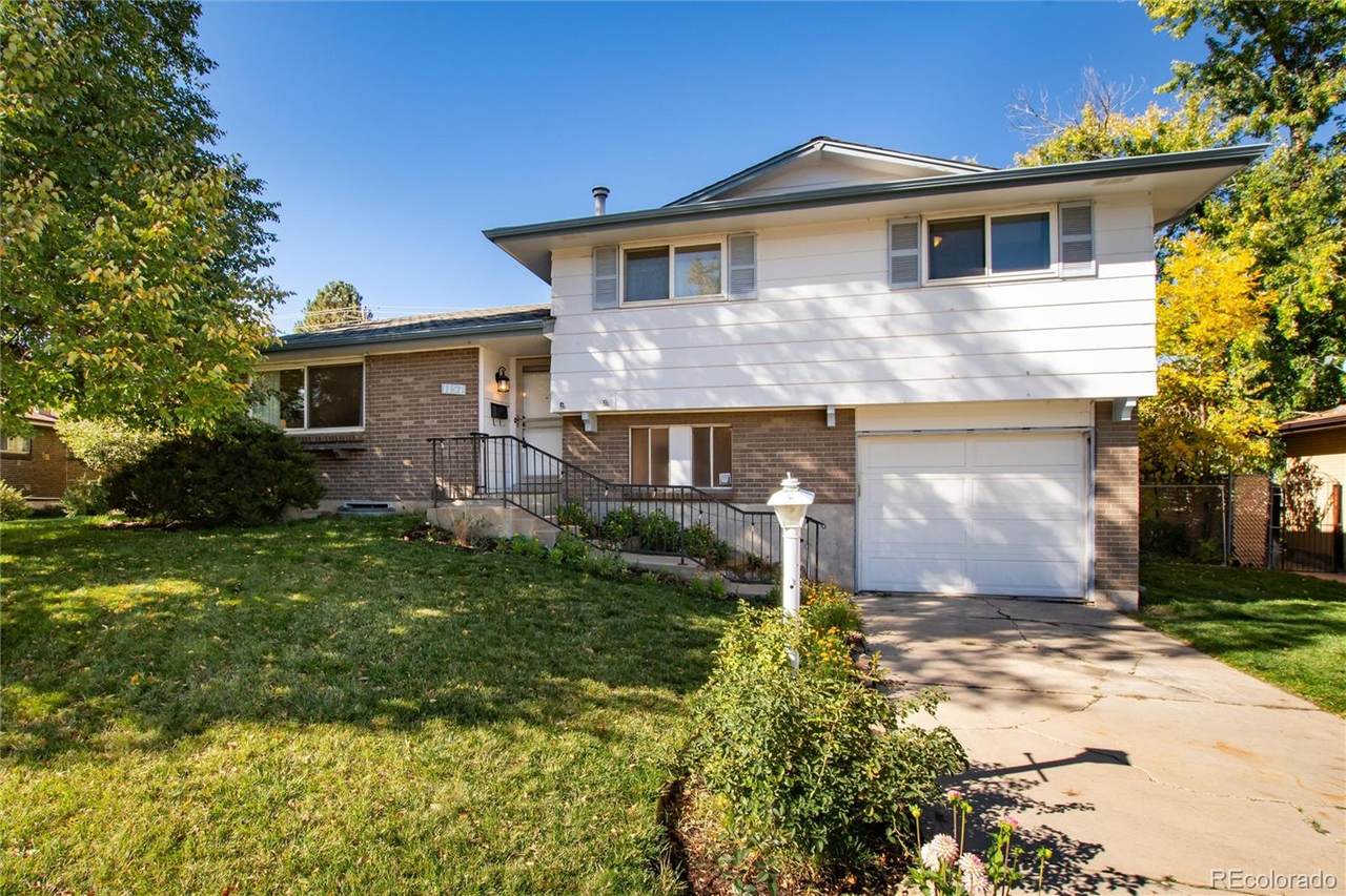 1157 Everett Street - Photo 1