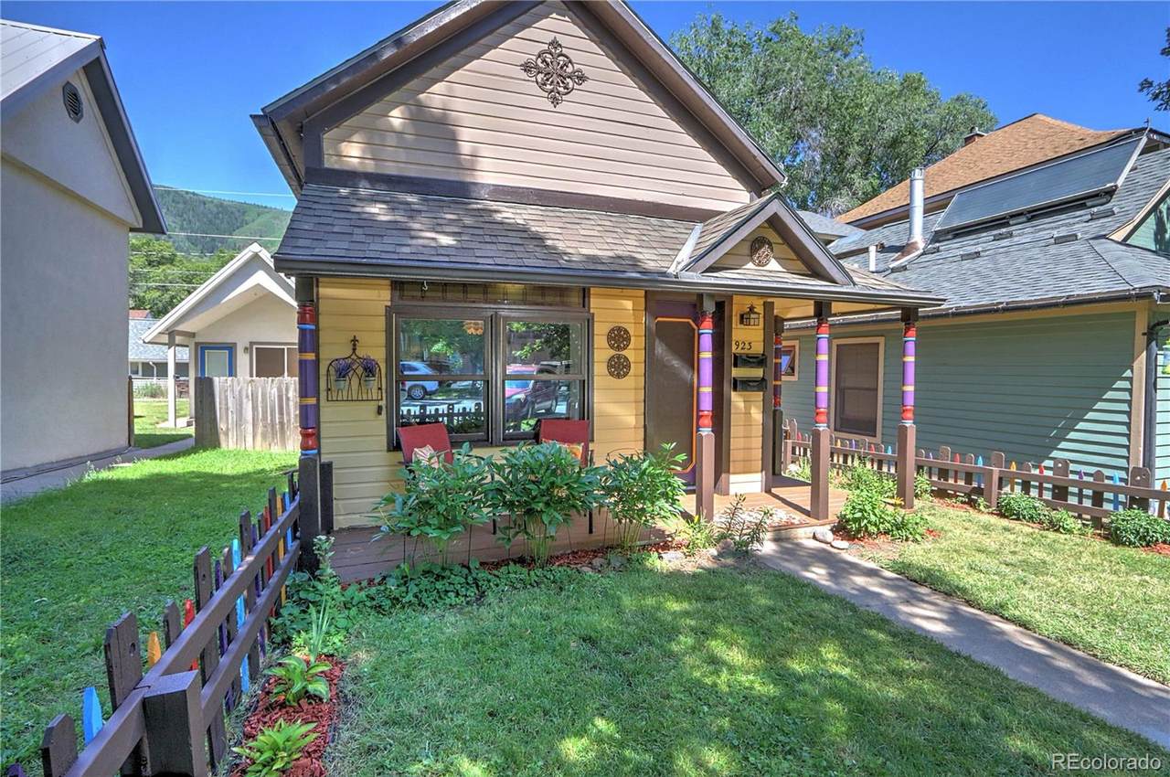 923 Colorado Avenue - Photo 1