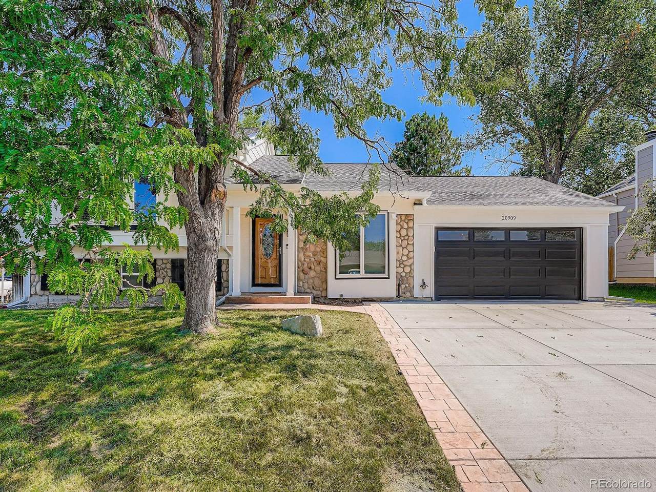 20909 Ida Avenue - Photo 1