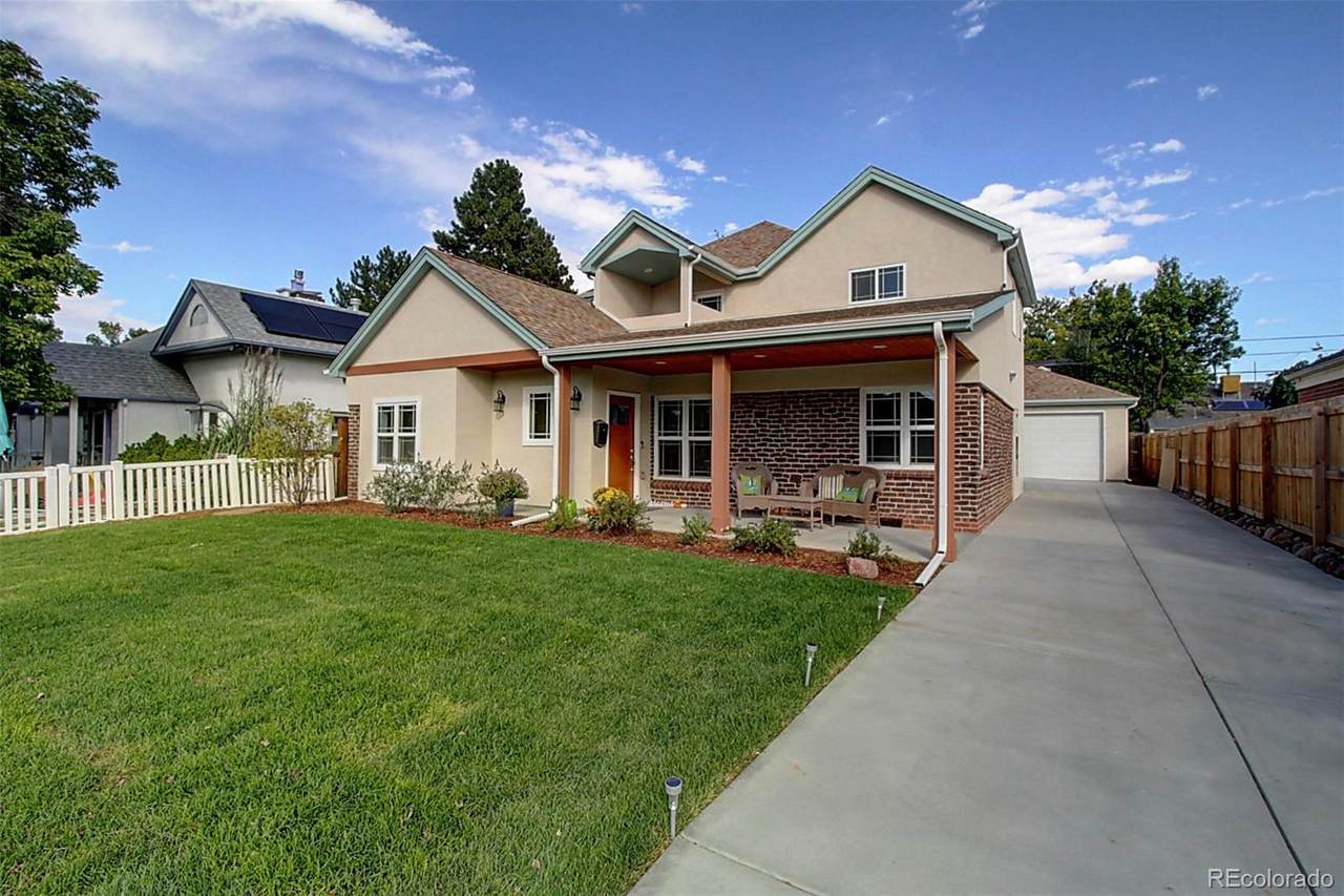 952 Hudson Street - Photo 1