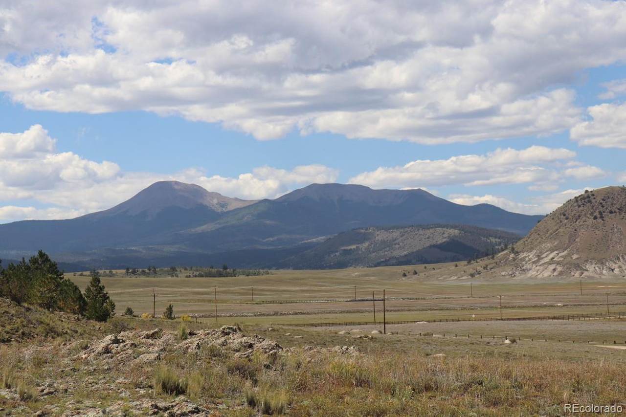 499 Saddle Trail - Photo 1