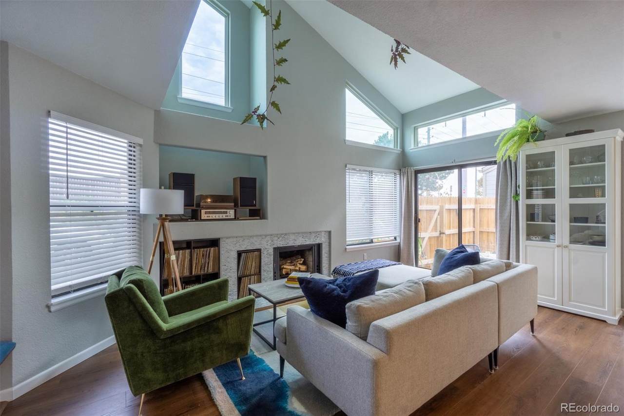 5036 Buckingham Road - Photo 1