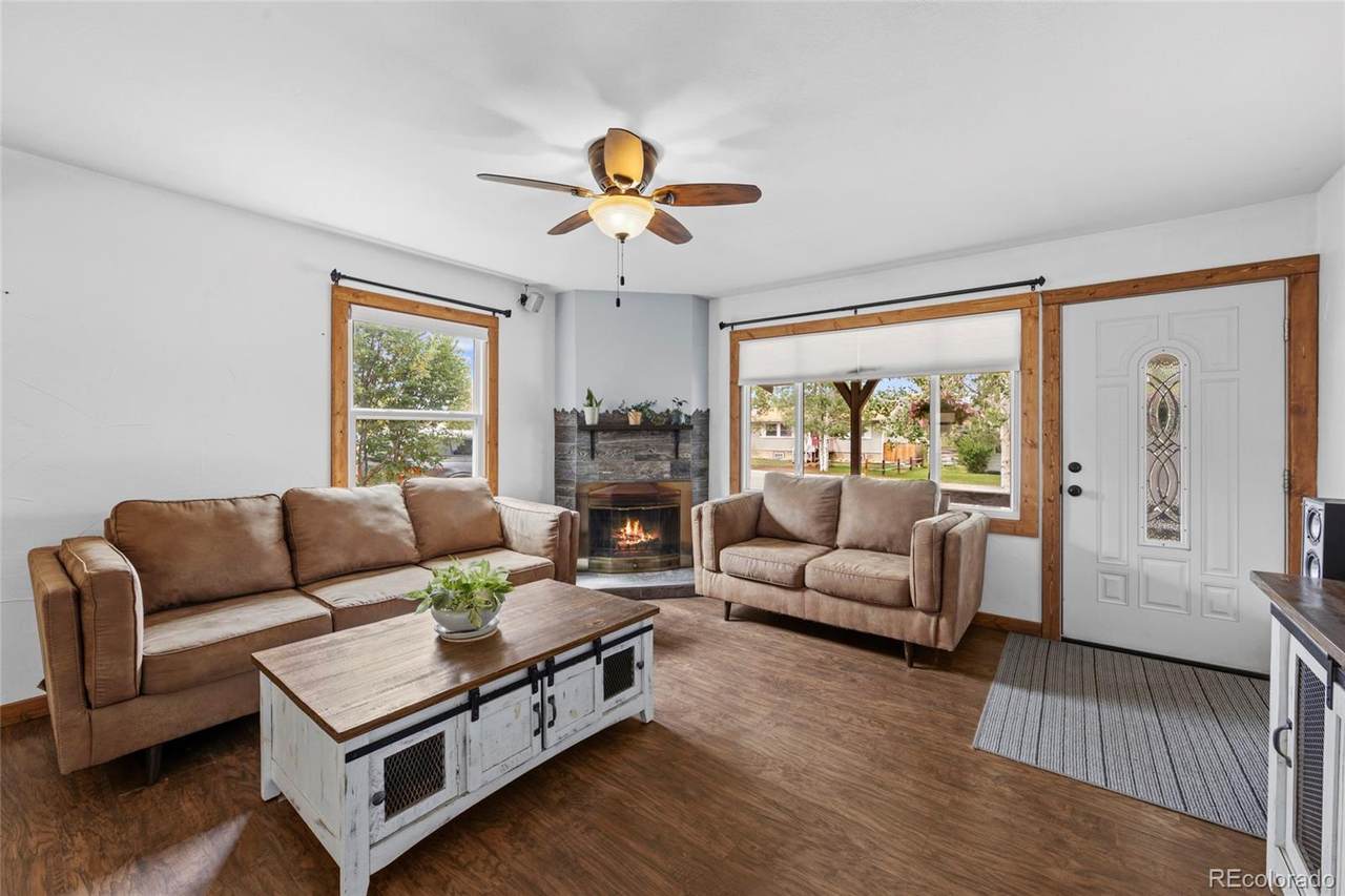 312 19th Street - Photo 1