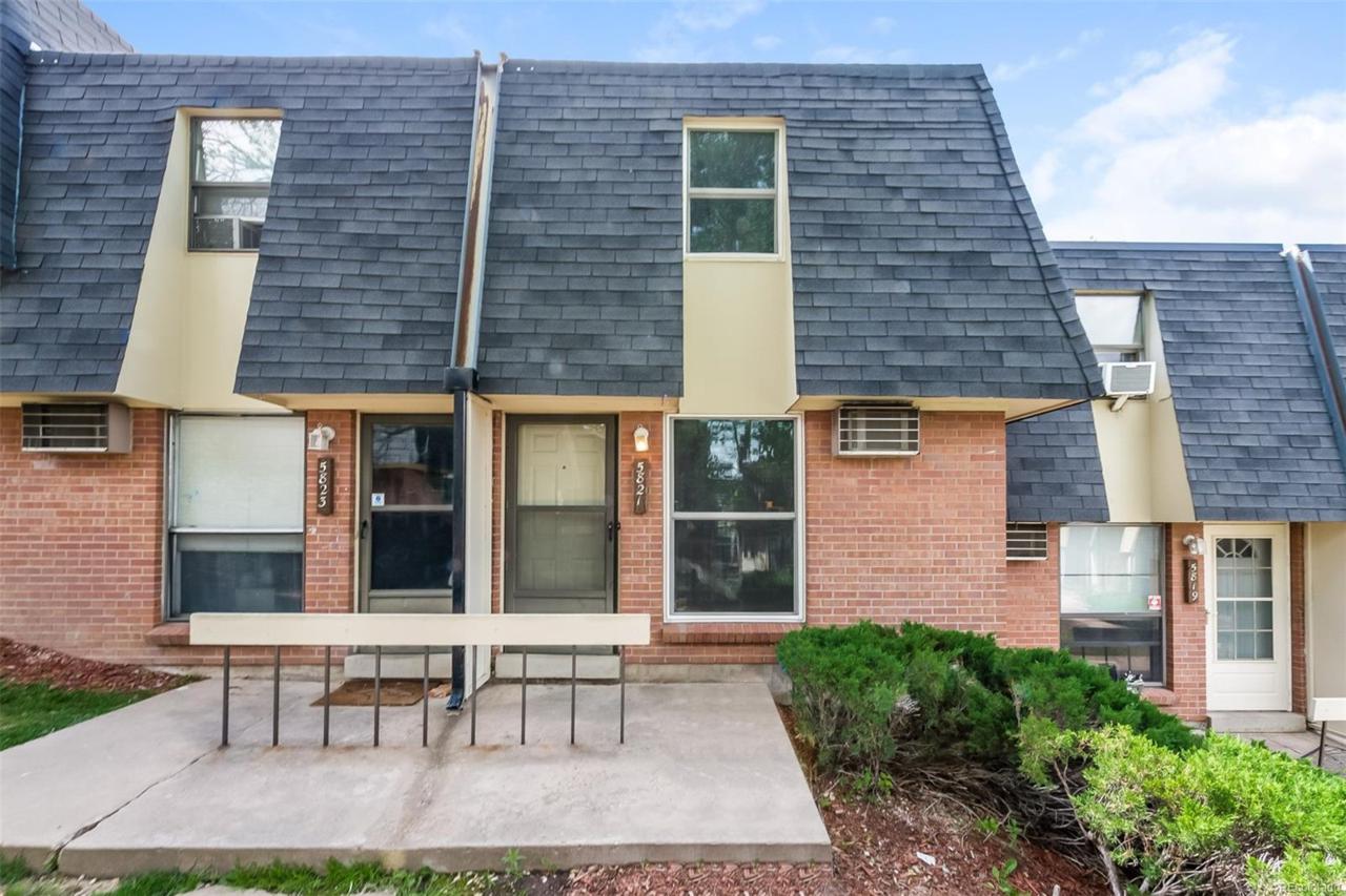 5821 Pearl Street - Photo 1