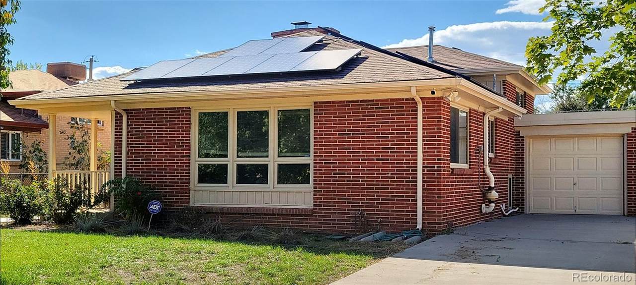 2241 Oakland Street - Photo 1