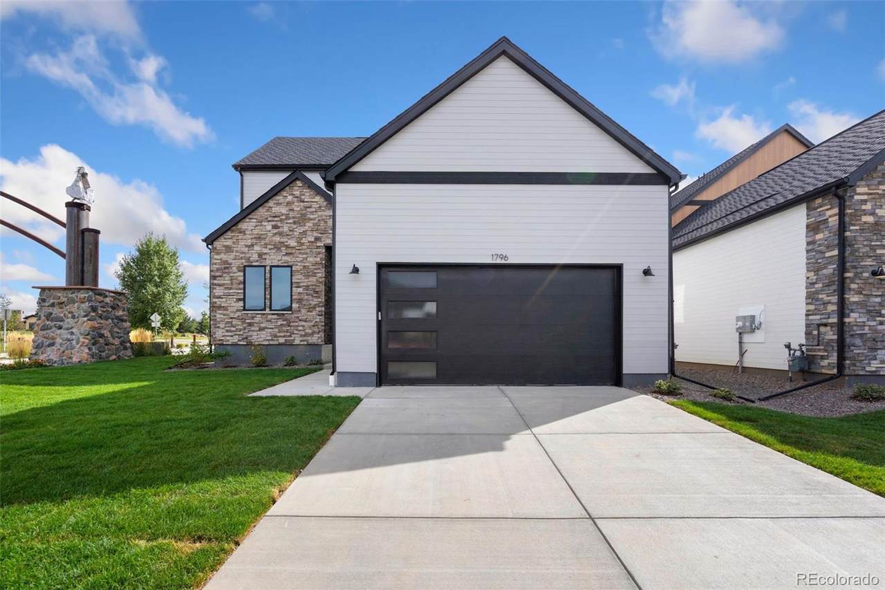 1796 Barefoot Drive - Photo 1