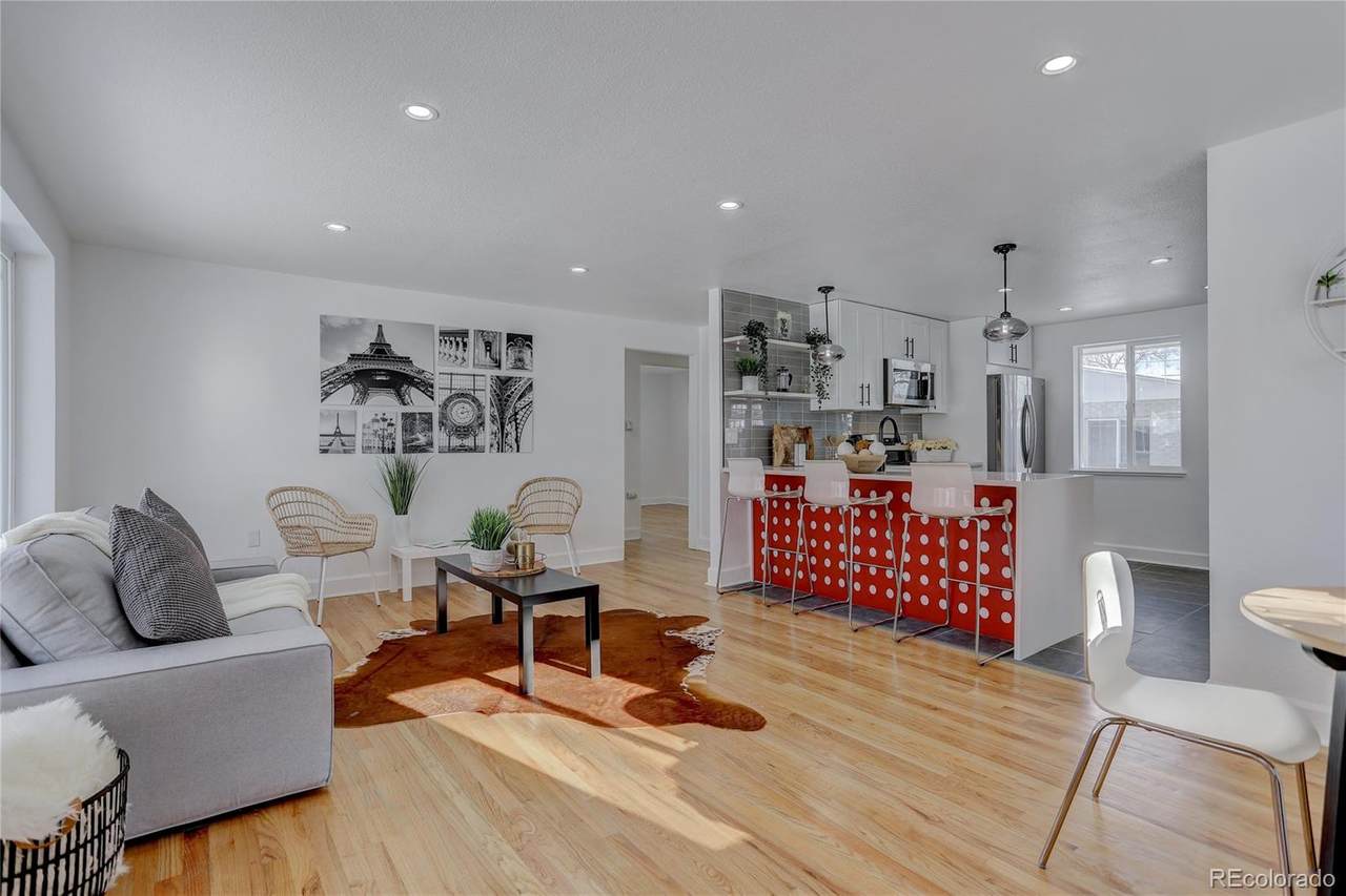 1550 Xanthia Street - Photo 1