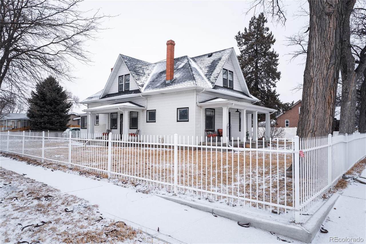 502 Pine Street - Photo 1