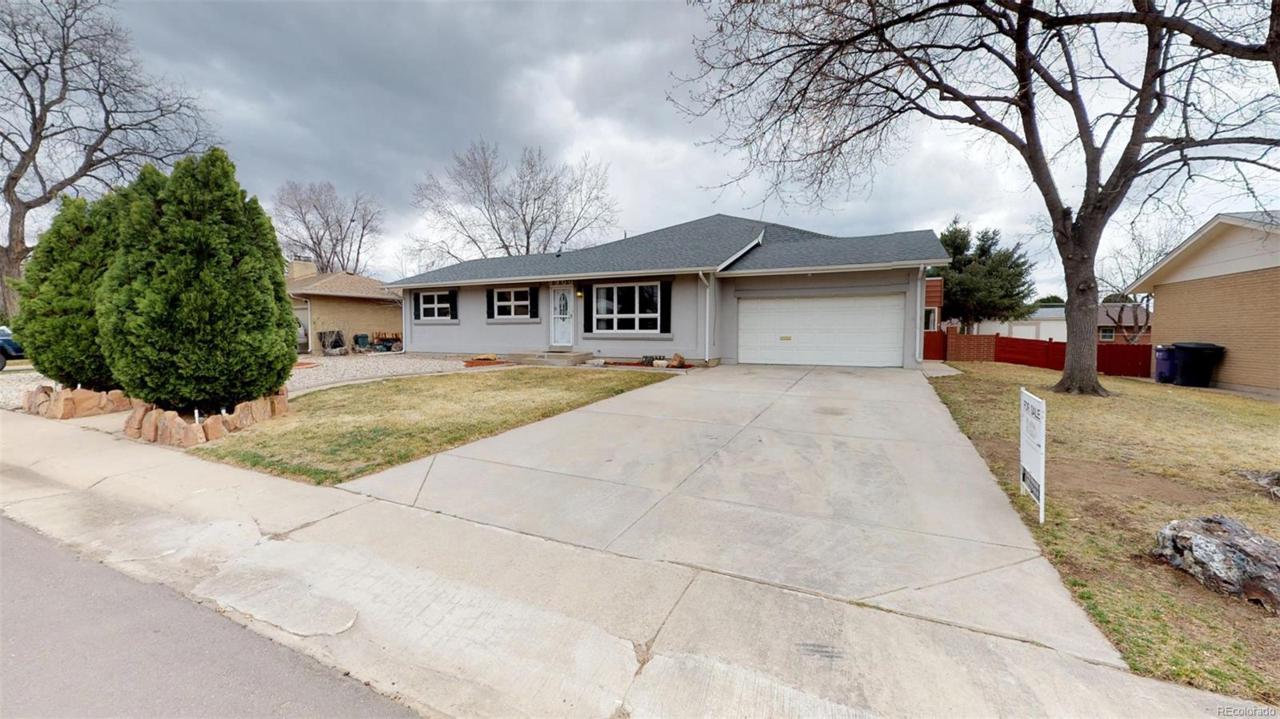 3900 Floyd Avenue - Photo 1