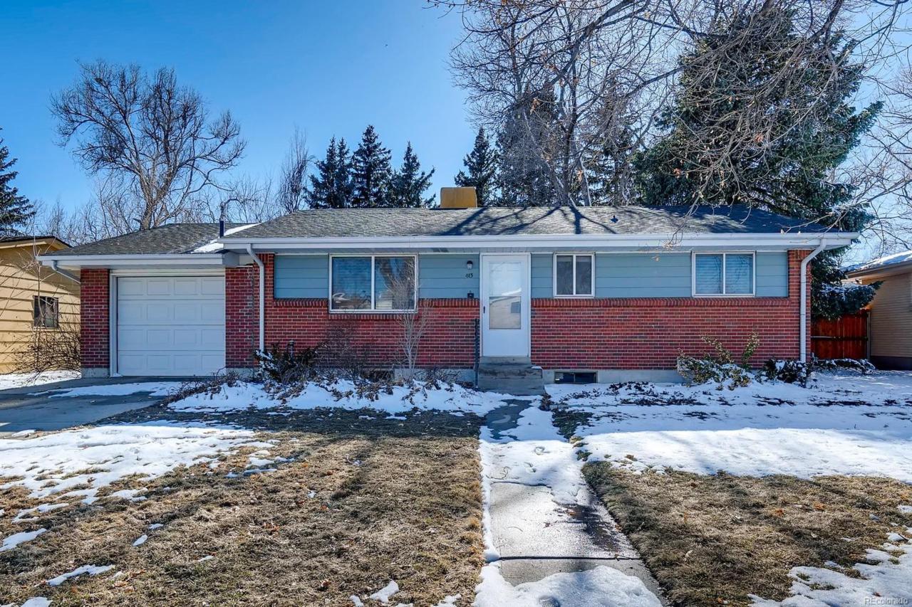 413 Robb Way - Photo 1