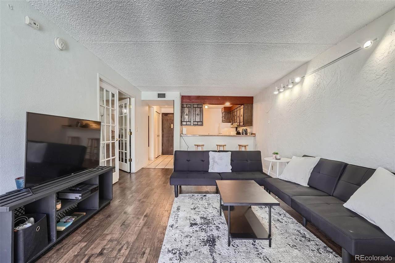 805 29th Street - Photo 1