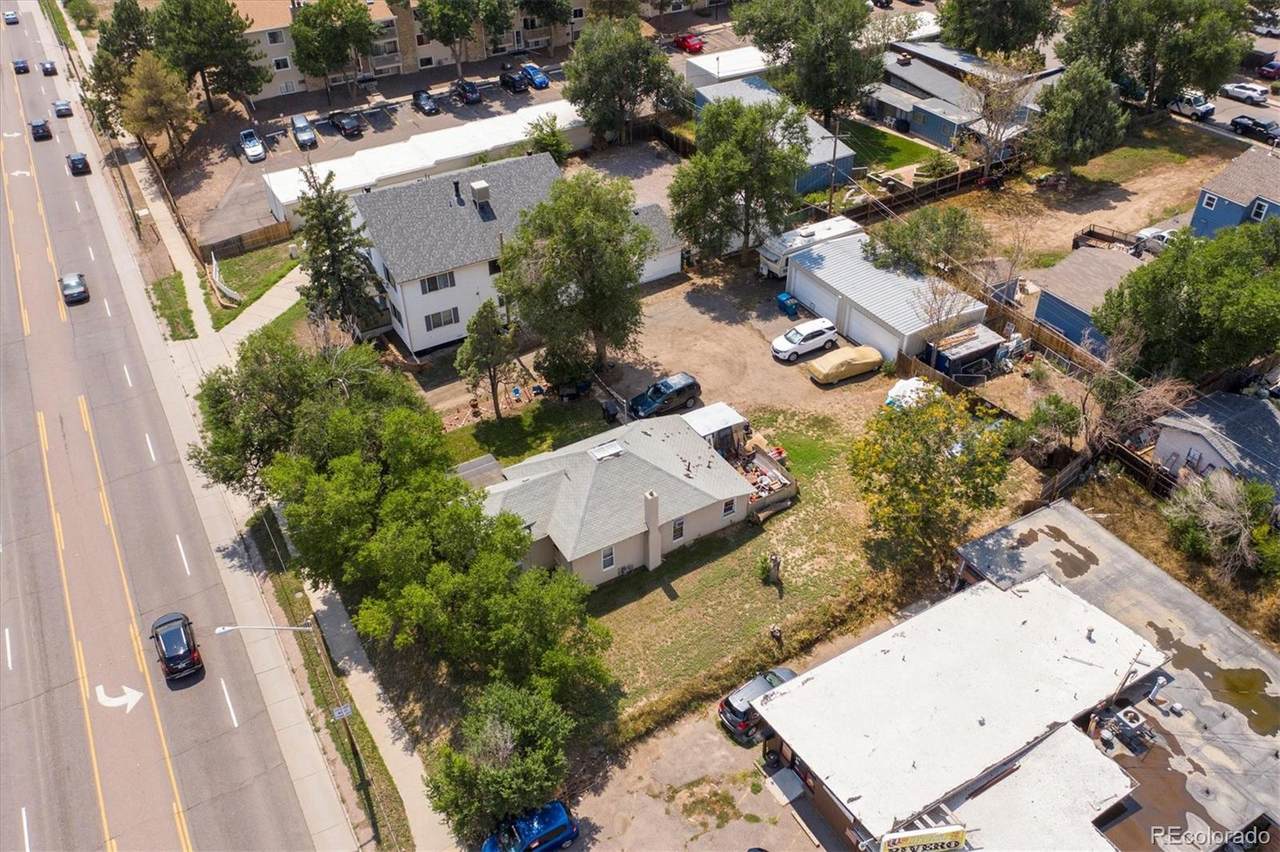 401 Sheridan Boulevard - Photo 1