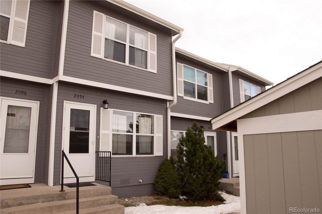 2094 Oakcrest Circle - Photo 1