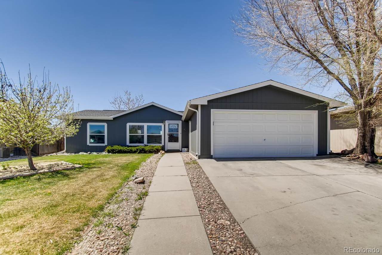 107 Stampede Place - Photo 1