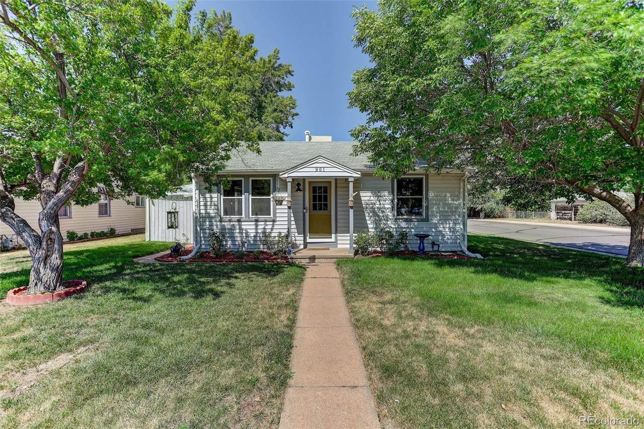 901 Locust Street - Photo 1