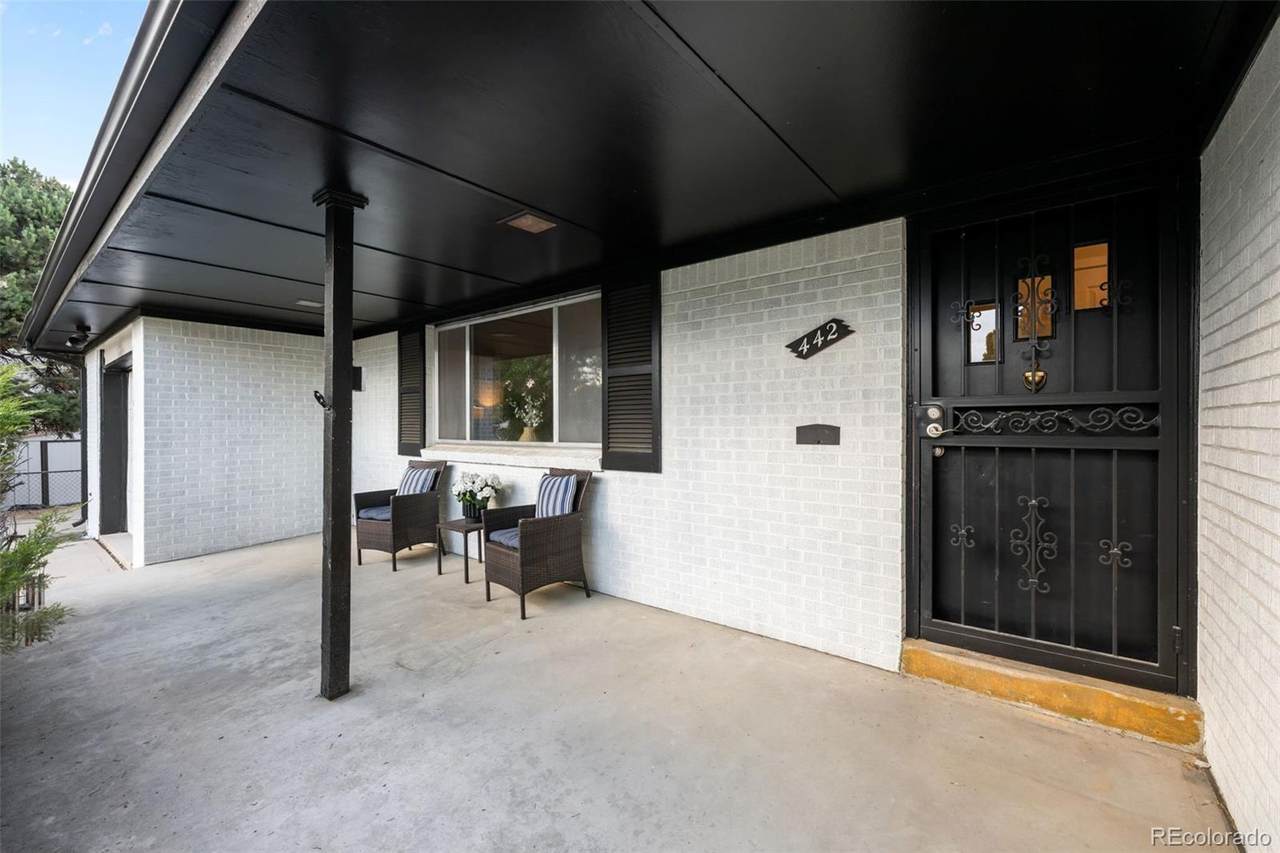 442 Titan Court - Photo 1