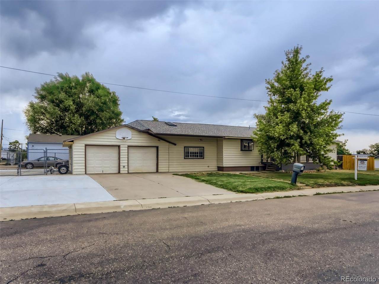 531 Cherry Avenue - Photo 1