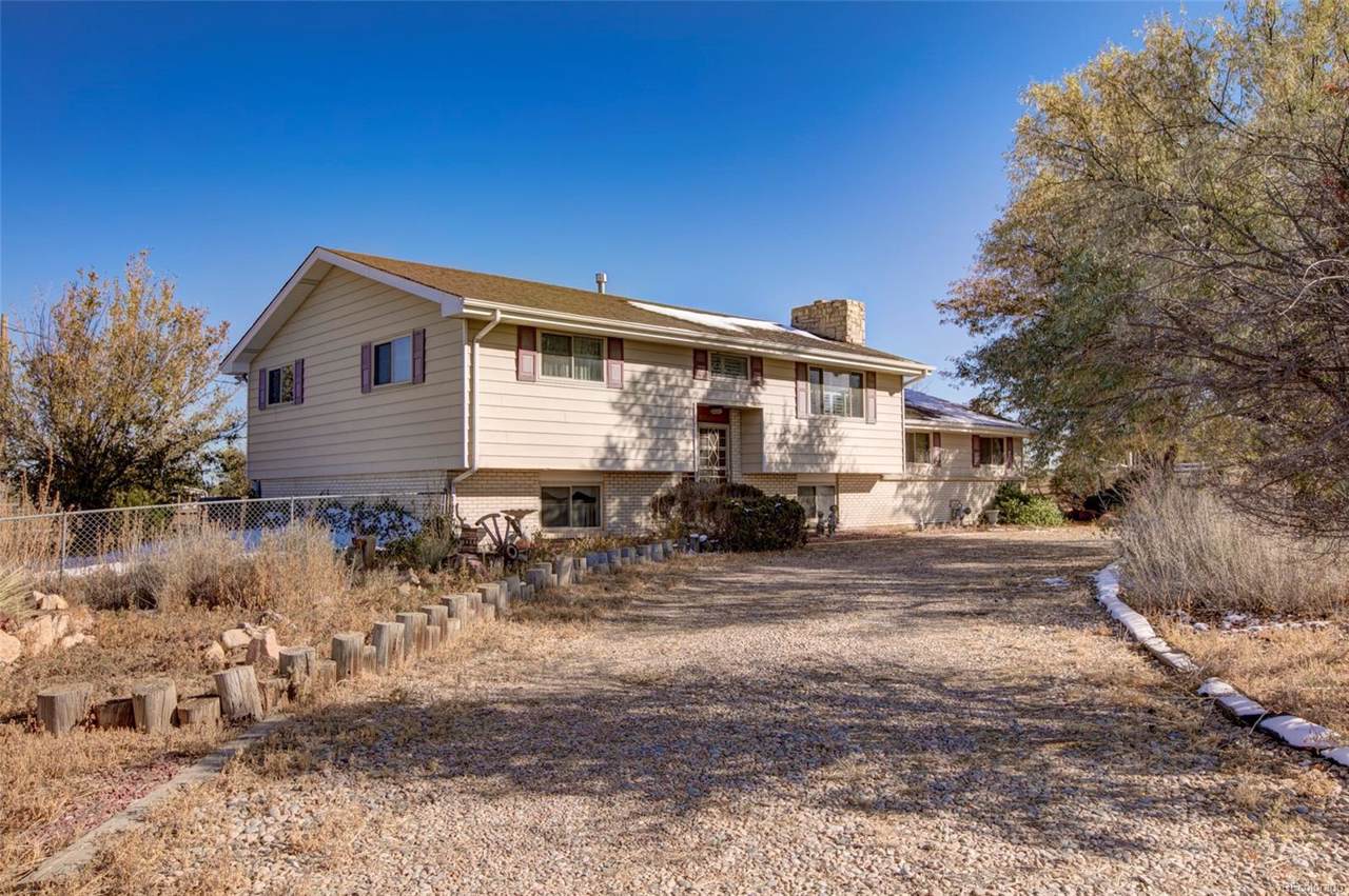 16520 York Street - Photo 1
