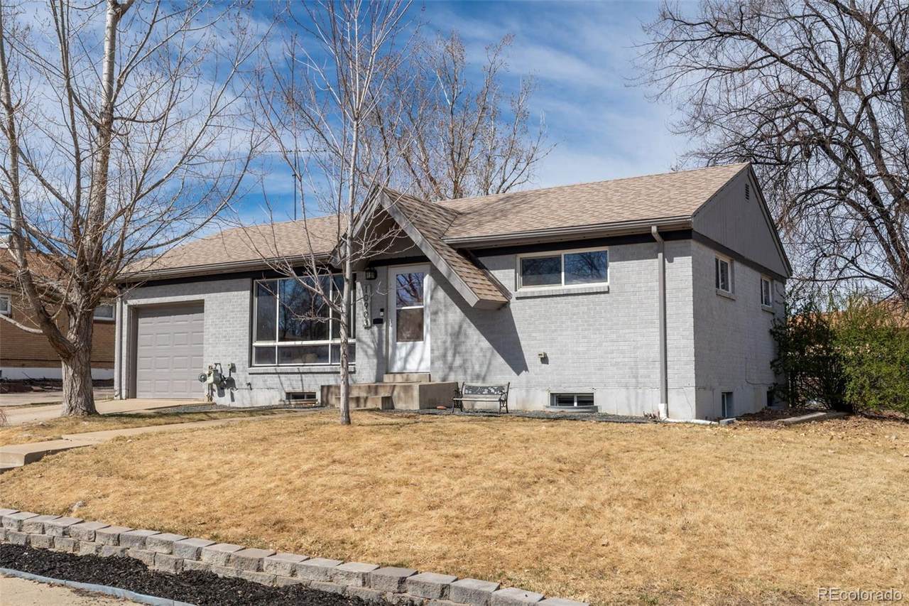 10903 Larson Drive - Photo 1