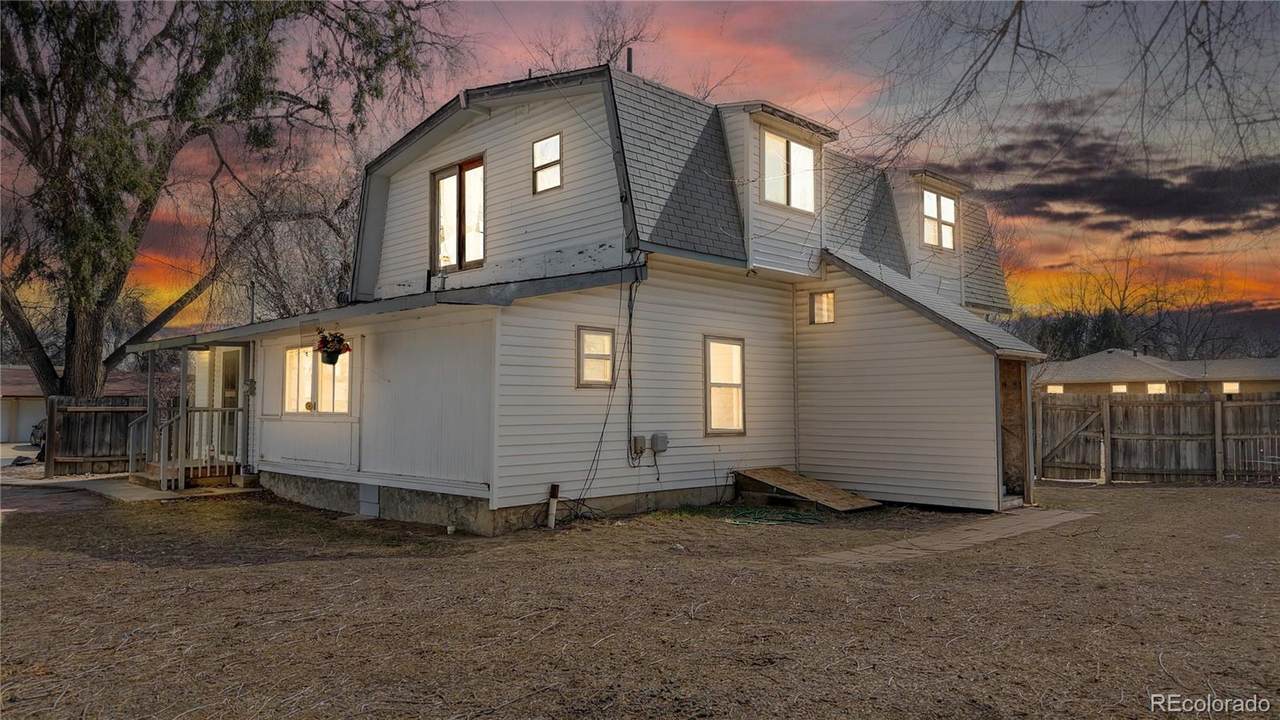 1402 9th Avenue - Photo 1
