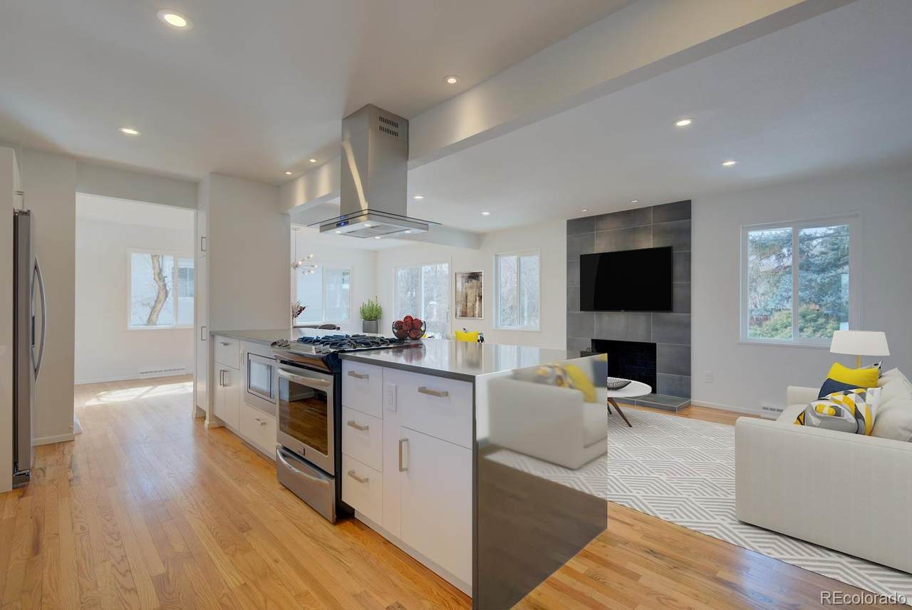 1727 Locust Street - Photo 1