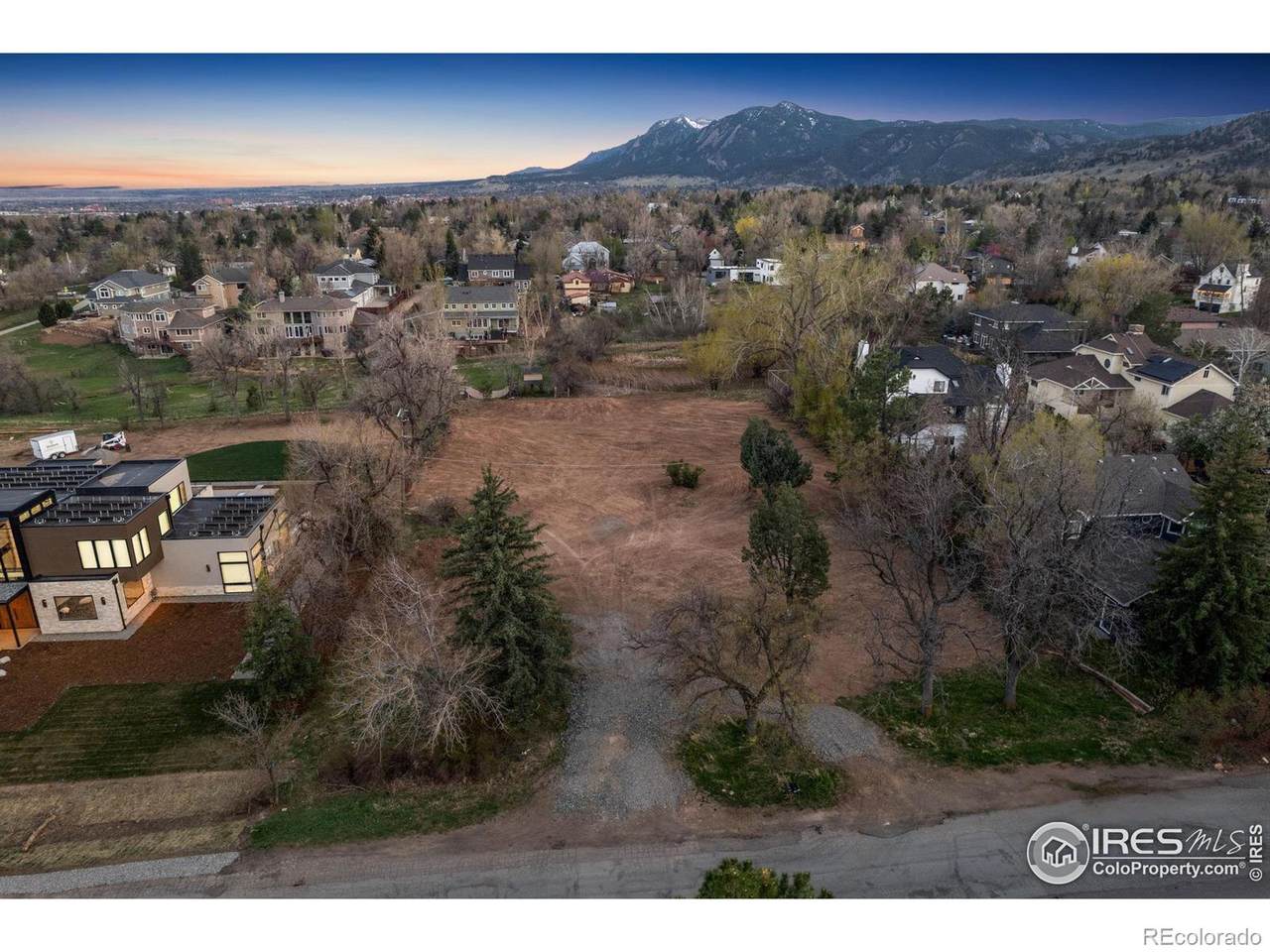 1560 Sumac Avenue - Photo 1