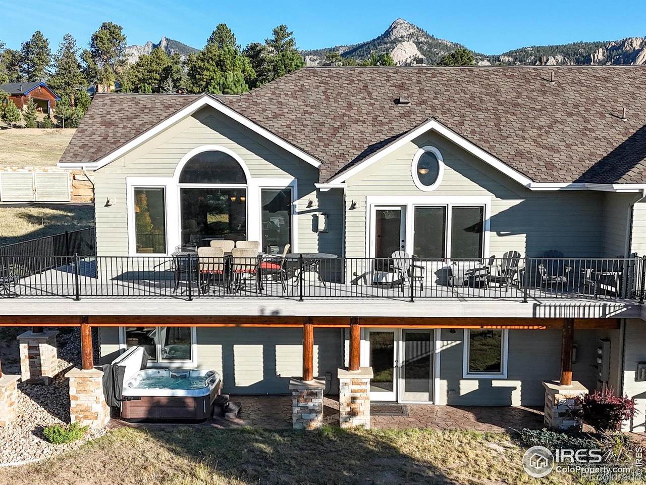 402 Overlook Court - Photo 1