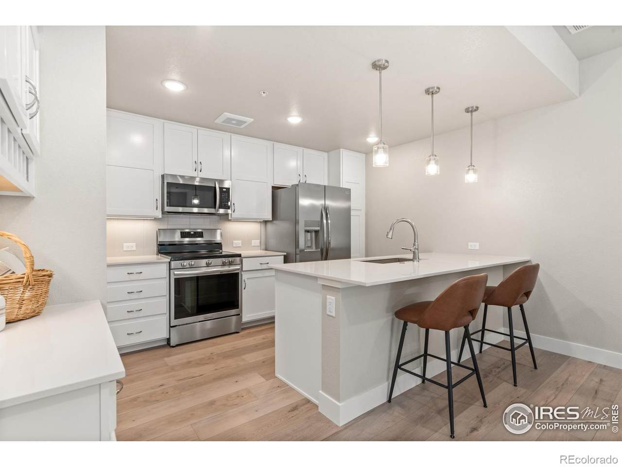 975 Landmark Way - Photo 1