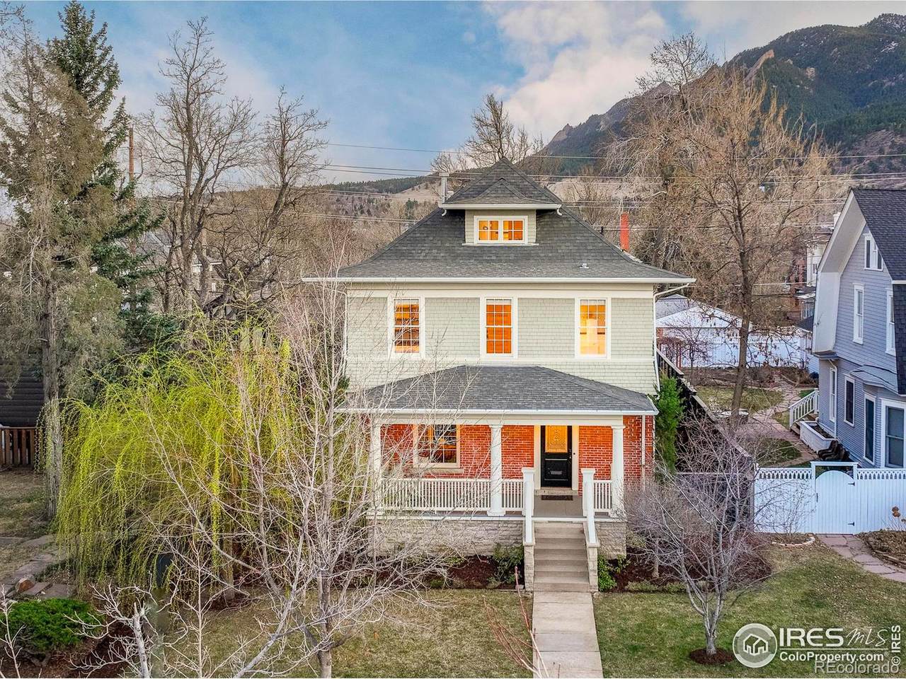 720 Mapleton Avenue - Photo 1