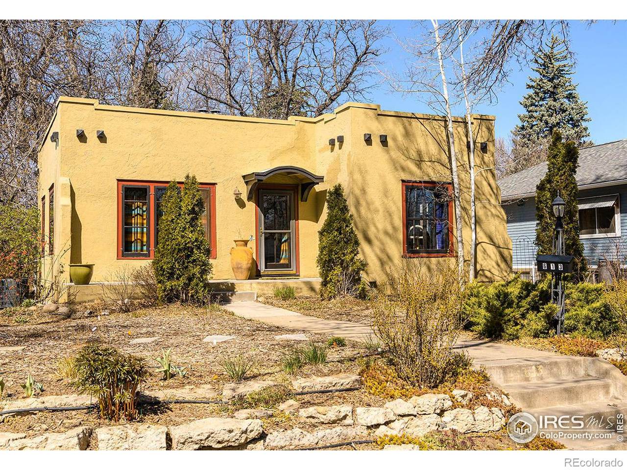 613 Smith Street - Photo 1