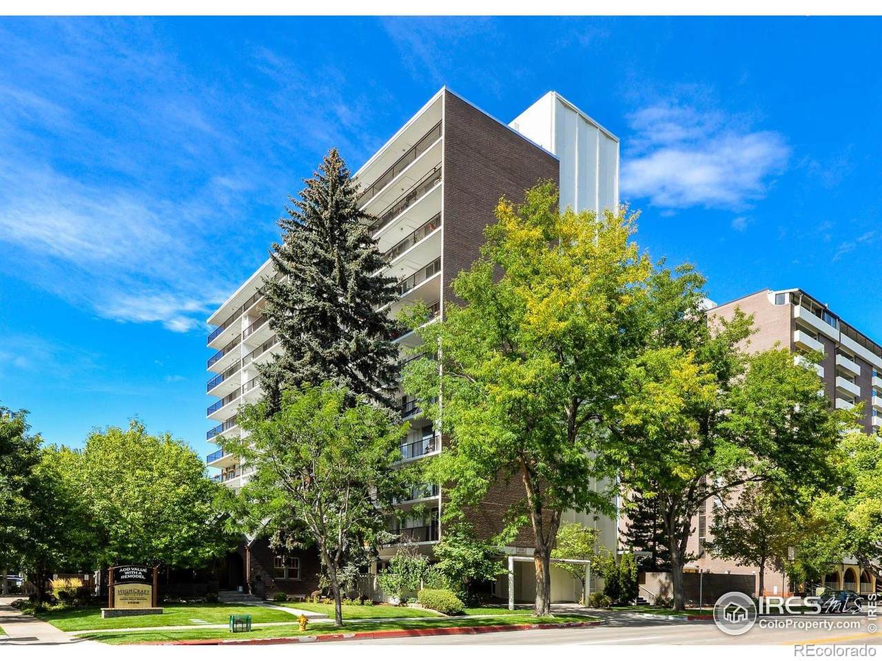 421 Howes Street - Photo 1